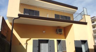 Aci Catena centralissima  casa singola