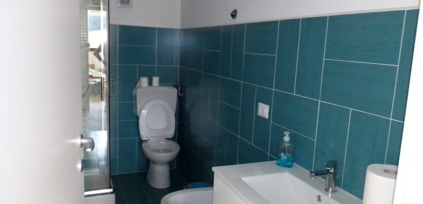 Aci Catena pressi ex Dacca ville di recente costruzione, rifinite e luminose