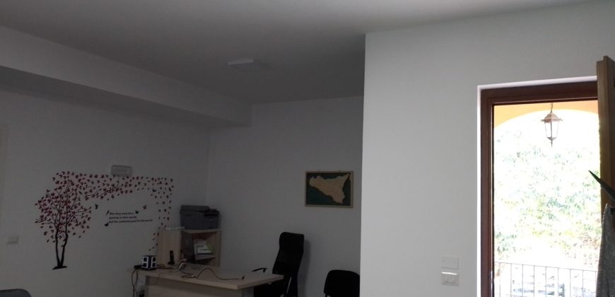 Aci Catena pressi ex Dacca ville di recente costruzione, rifinite e luminose