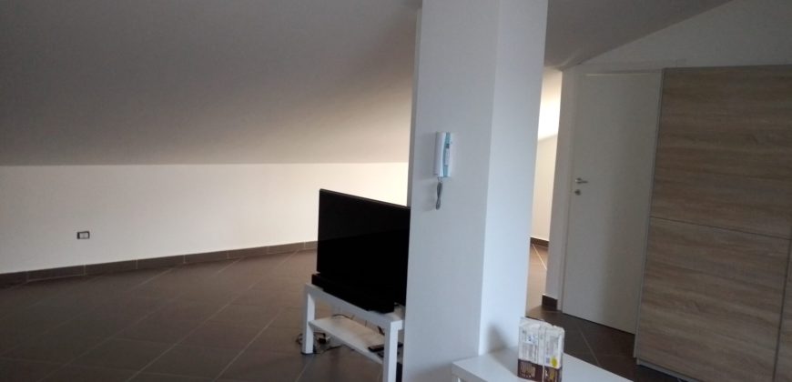 Aci Catena pressi ex Dacca ville di recente costruzione, rifinite e luminose