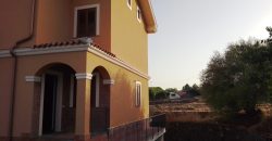 Aci Catena pressi ex Dacca ville di recente costruzione, rifinite e luminose