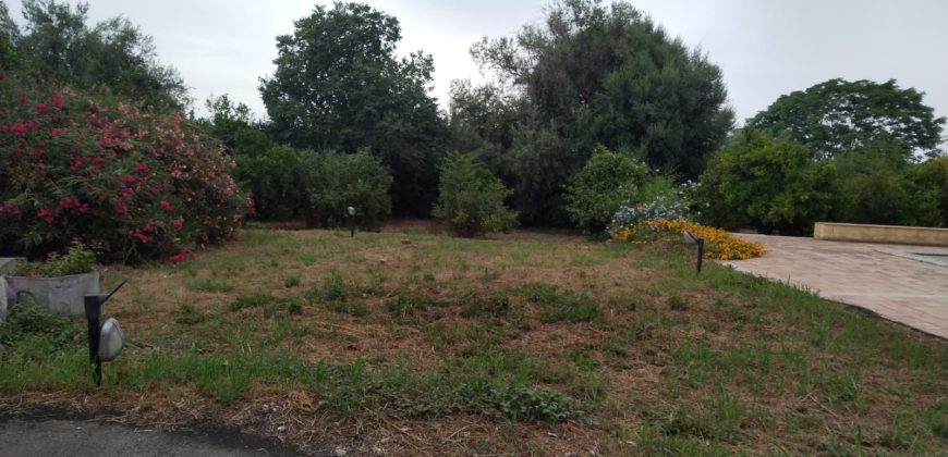 Guardia villa singola con piscina e terreno