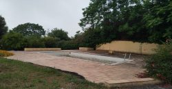 Guardia villa singola con piscina e terreno