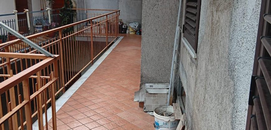 Aci Catena semindipendente con terrazzo