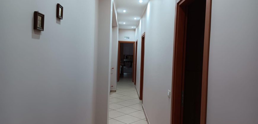 Aci Catena semindipendente con terrazzo