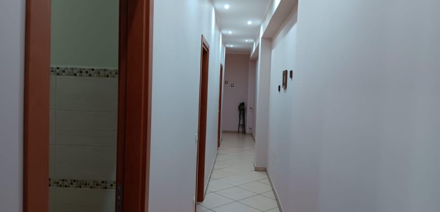 Aci Catena semindipendente con terrazzo