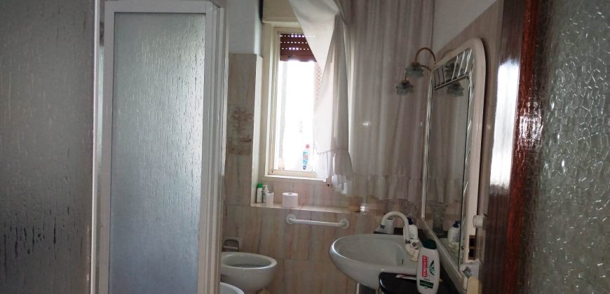 Acireale via Wagner 4 vani con garage