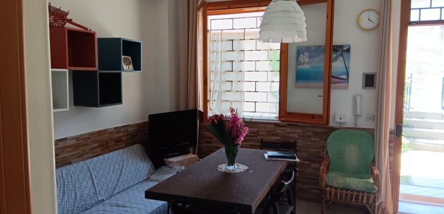 Santa Tecla bilocale arredato