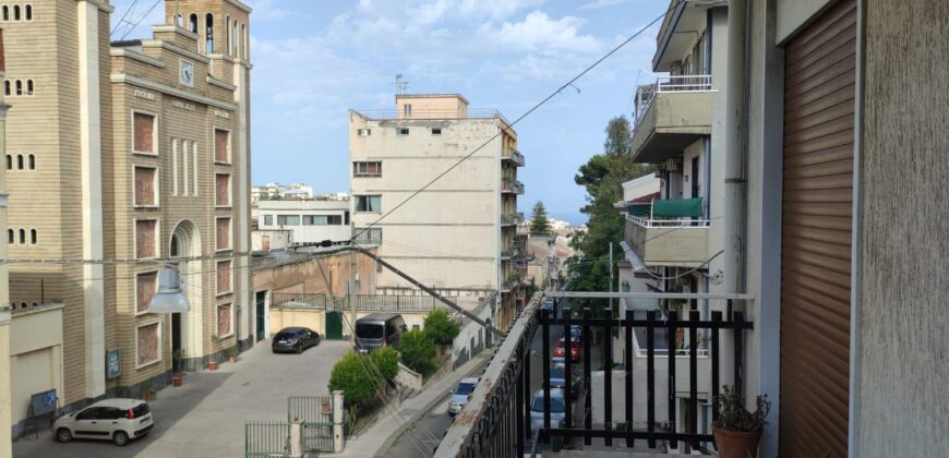 Via Paolo Vasta | Appartamento signorile panoramico e luminoso