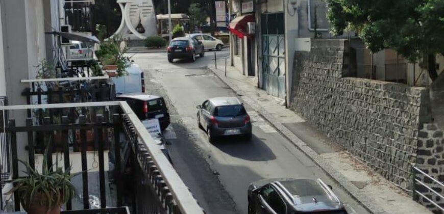 Via Paolo Vasta | Appartamento signorile panoramico e luminoso