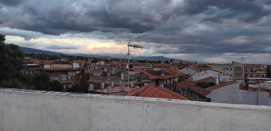 Stazzo – A pochi passi dal lungomare | Appartamento con terrazzo panoramico e garage