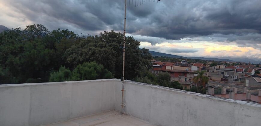 Stazzo – A pochi passi dal lungomare | Appartamento con terrazzo panoramico e garage