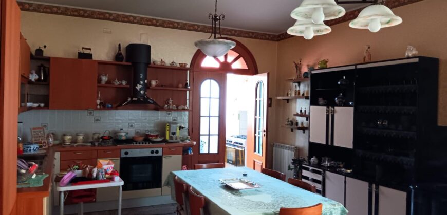 Acireale – Zona San Martino | Luminoso appartamento 90 mq con garage e posto auto