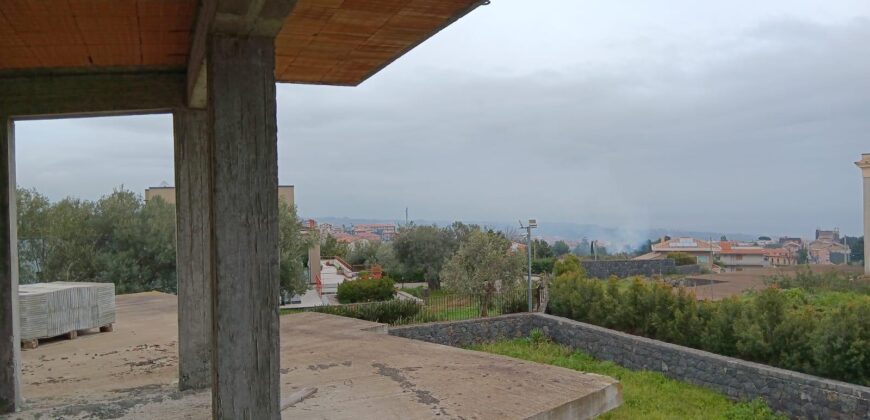 Villa singola panoramica in costruzione