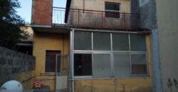casa singola ad Aci Catena centro – 115 mq con terrazzo e cortile