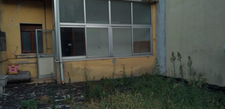 casa singola ad Aci Catena centro – 115 mq con terrazzo e cortile