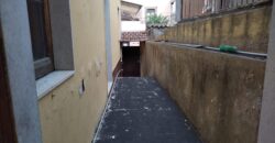 casa singola ad Aci Catena centro – 115 mq con terrazzo e cortile