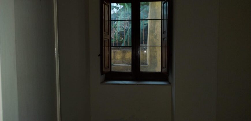 casa singola ad Aci Catena centro – 115 mq con terrazzo e cortile