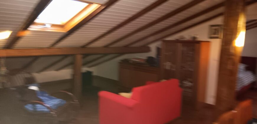 Santa Maria la Stella Appartamento con sottotetto abitabile, garage e posto auto