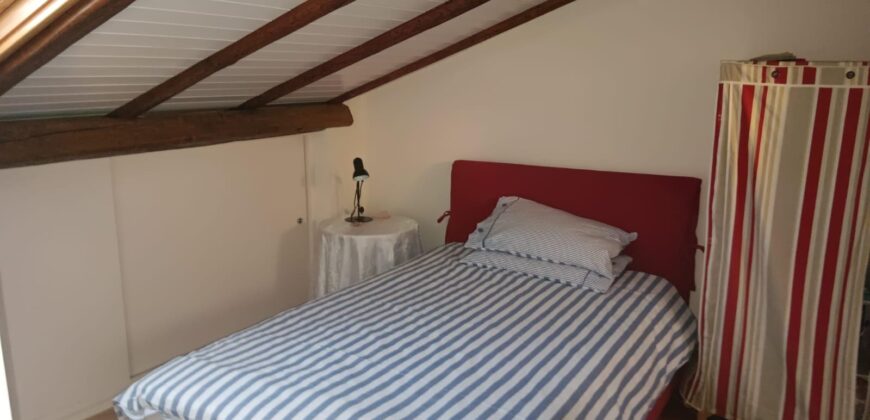 Santa Maria la Stella Appartamento con sottotetto abitabile, garage e posto auto