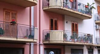 Santa Maria la Stella Appartamento con sottotetto abitabile, garage e posto auto