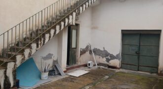 Aciplatani – Casa indipendente su unico livello con terrazzo e cortile