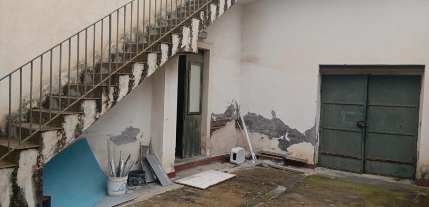 Aciplatani – Casa indipendente su unico livello con terrazzo e cortile