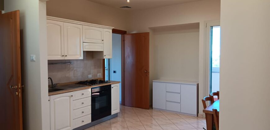 Acireale appartamento semi arredato