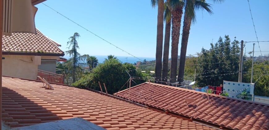 Acireale appartamento semi arredato