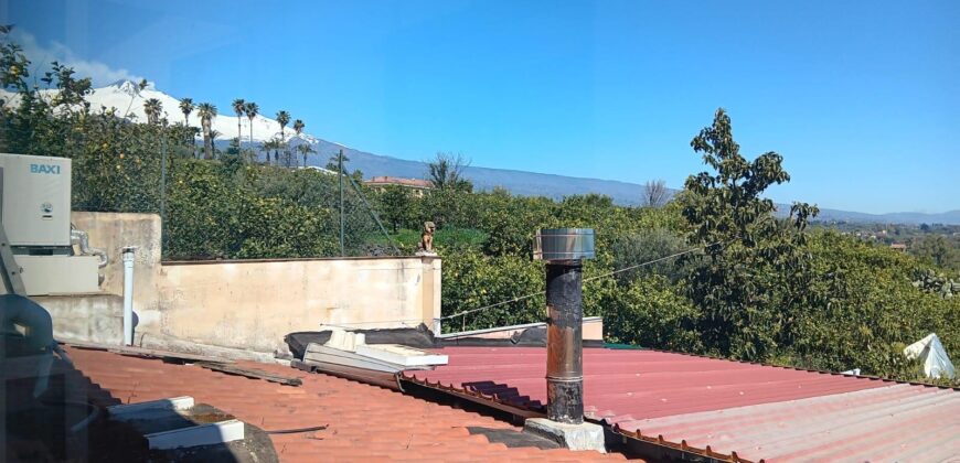 Acireale appartamento semi arredato