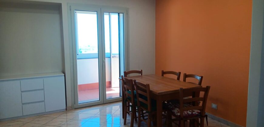 Acireale appartamento semi arredato