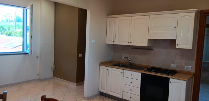 Acireale appartamento semi arredato