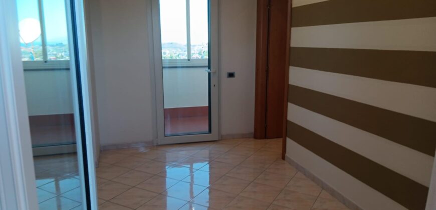 Acireale appartamento semi arredato