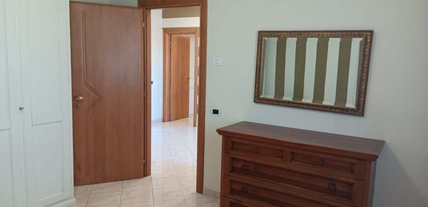 Acireale appartamento semi arredato