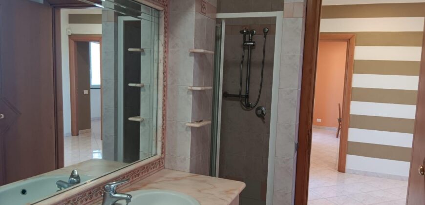 Acireale appartamento semi arredato