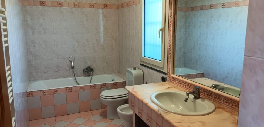 Acireale appartamento semi arredato