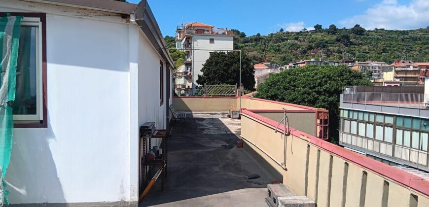 Aci Catena 4 vani,garage e sottotetto