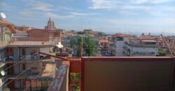 Aci Catena 4 vani,garage e sottotetto