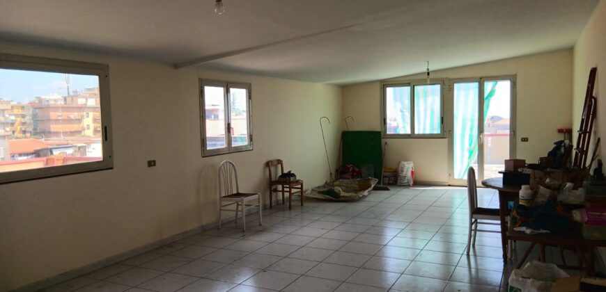 Aci Catena 4 vani,garage e sottotetto