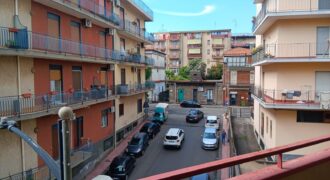Ampio e luminoso 4 vani in zona centrale e servita – Aci San Filippo