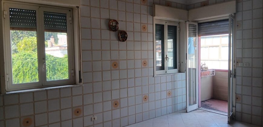 Aci Catena 4 vani,garage e sottotetto