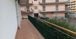 Esclusivo 5 vani ristrutturato in centro con garage – Acireale