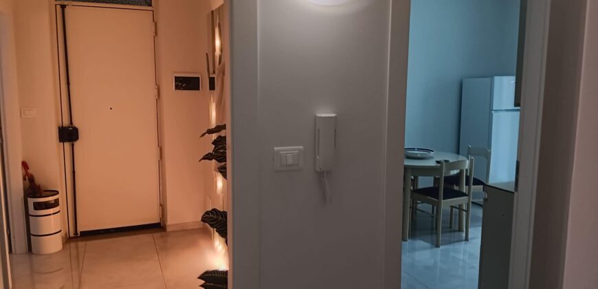 Esclusivo 5 vani ristrutturato in centro con garage – Acireale